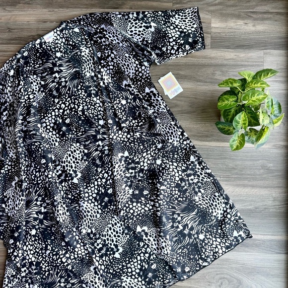 LulaRoe Shirley Kimono in Monochrome Animal Print – Dressy Jacket - Size M - Picture 8 of 11